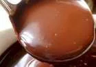 طريقة عمل صلصة الشوكولاته